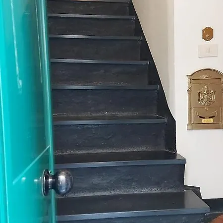 Con Garage Kate Apartmán *