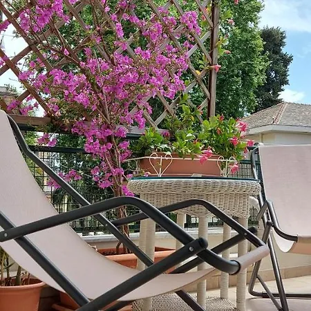 Con Garage Kate Apartmán